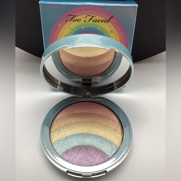 Too Faced Rainbow Strobe Rainbow Effect Highlighter - BNIB & Discontinued - Picture 4 of 16